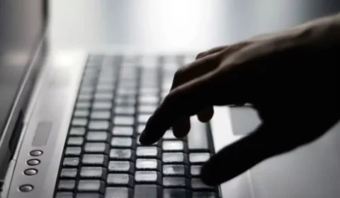 Vazamento de dados expõe 16 bilhões de senhas da Apple, Google e Facebook
